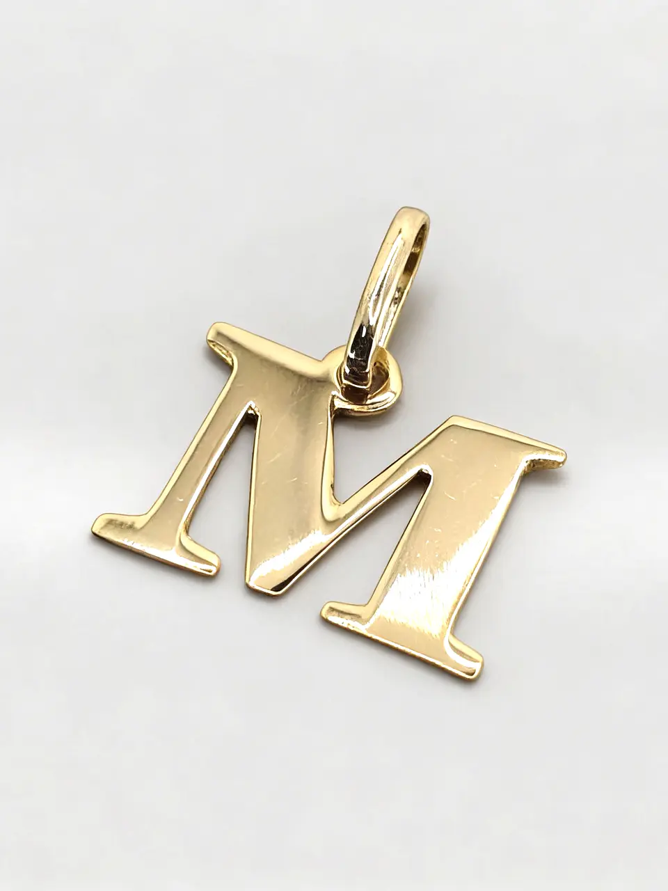 Colgante Letra Identidad Oro 18k 11