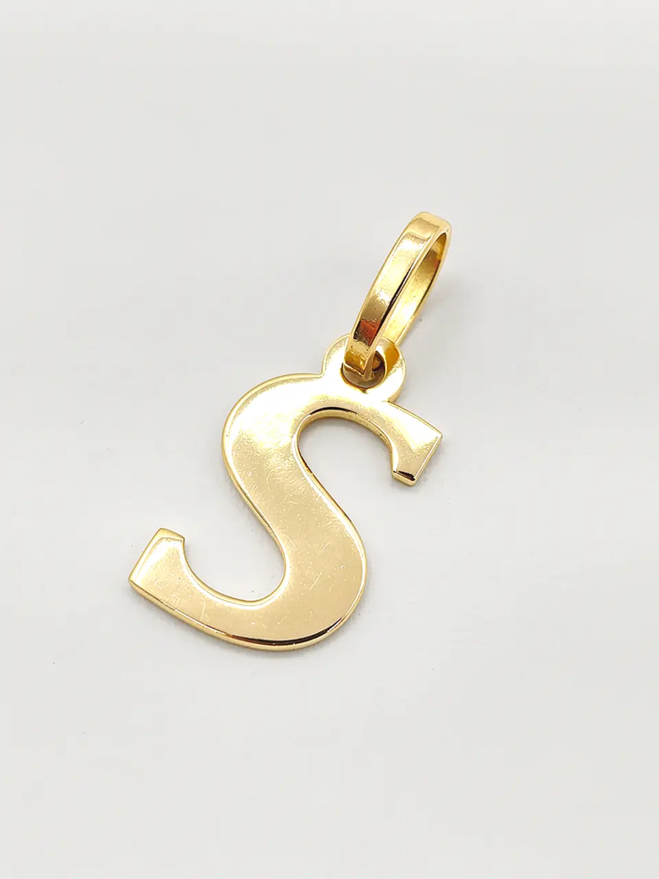 Colgante Letra Identidad Oro 18k 12