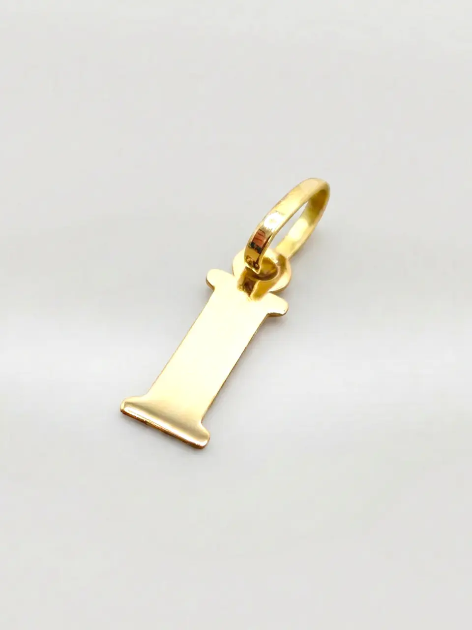 Colgante Letra Identidad Oro 18k 18