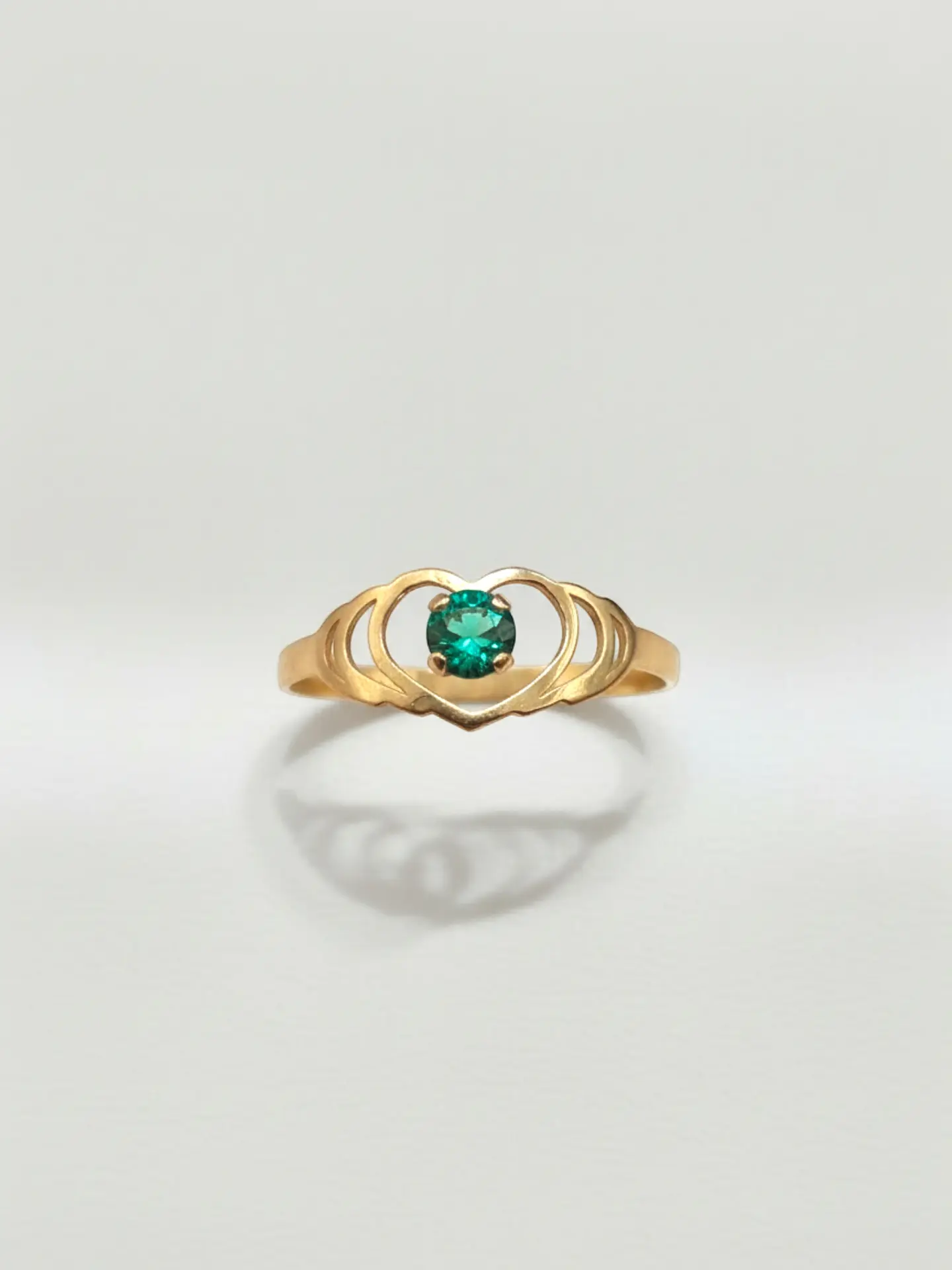 Anillo siluetas de corazones esmeralda Oro 18k 2