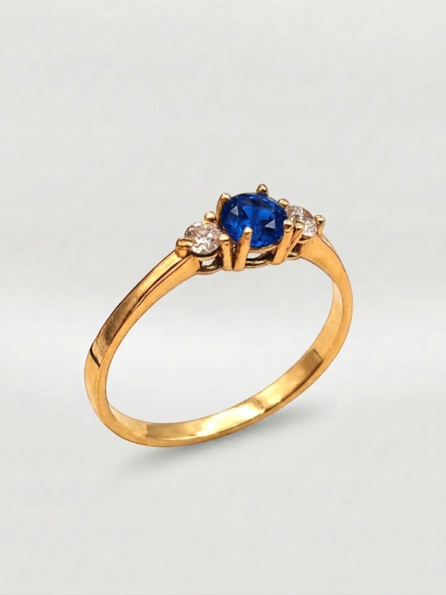 Anillo Princesa Esencia Zafiro y Circones Oro 18k 5
