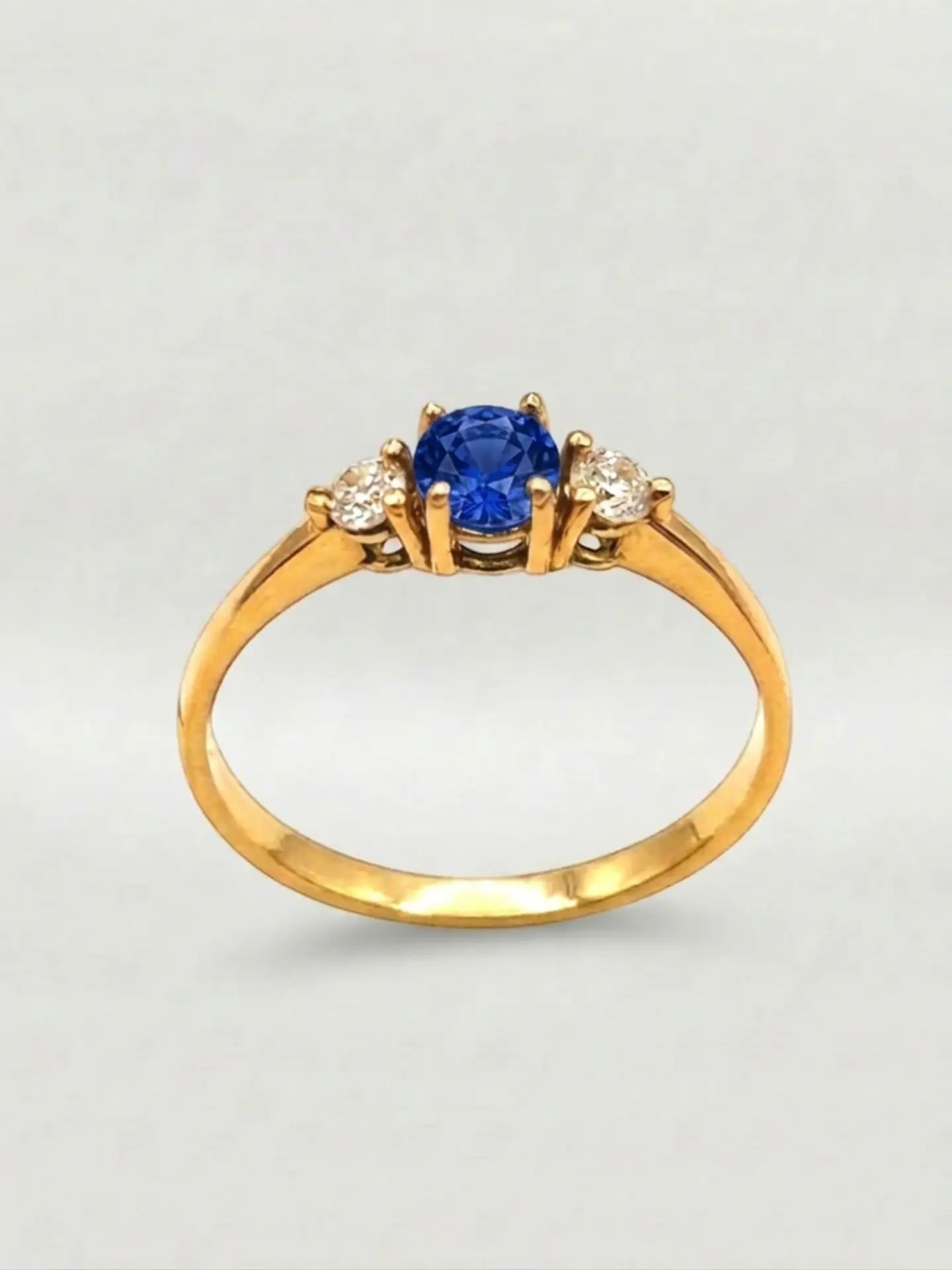 Anillo Princesa Esencia Zafiro y Circones Oro 18k 1