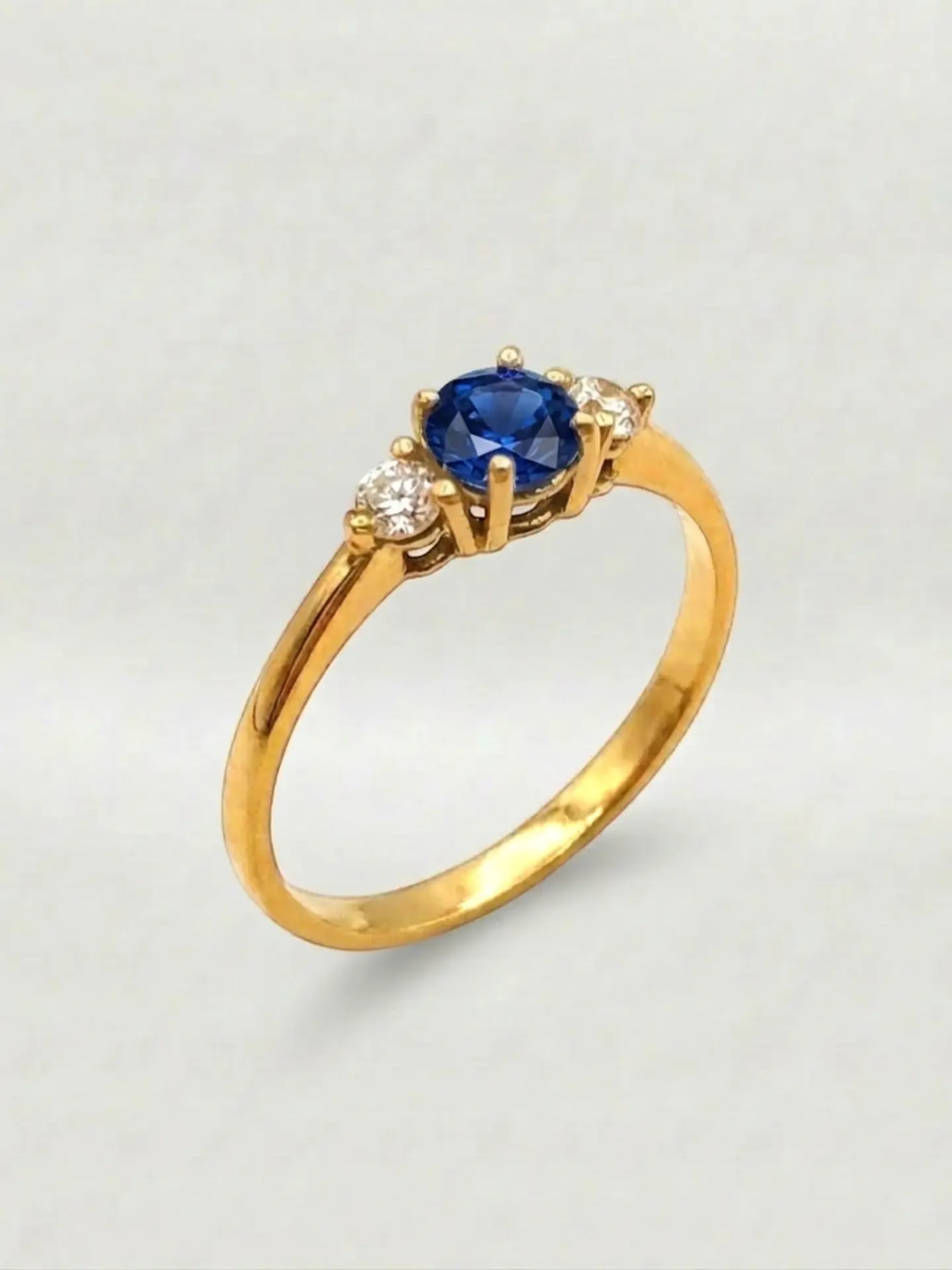 Anillo Princesa Esencia Zafiro y Circones Oro 18k 2