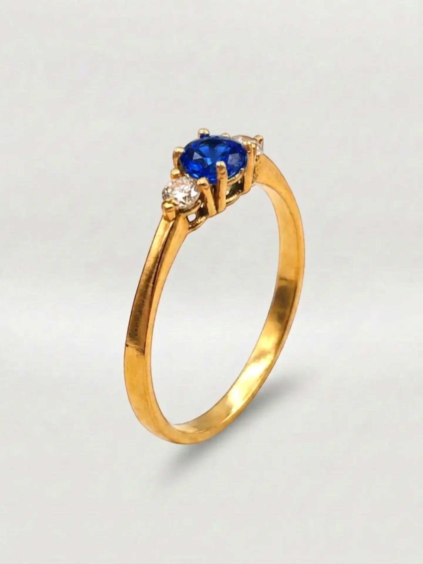 Anillo Princesa Esencia Zafiro y Circones Oro 18k 6