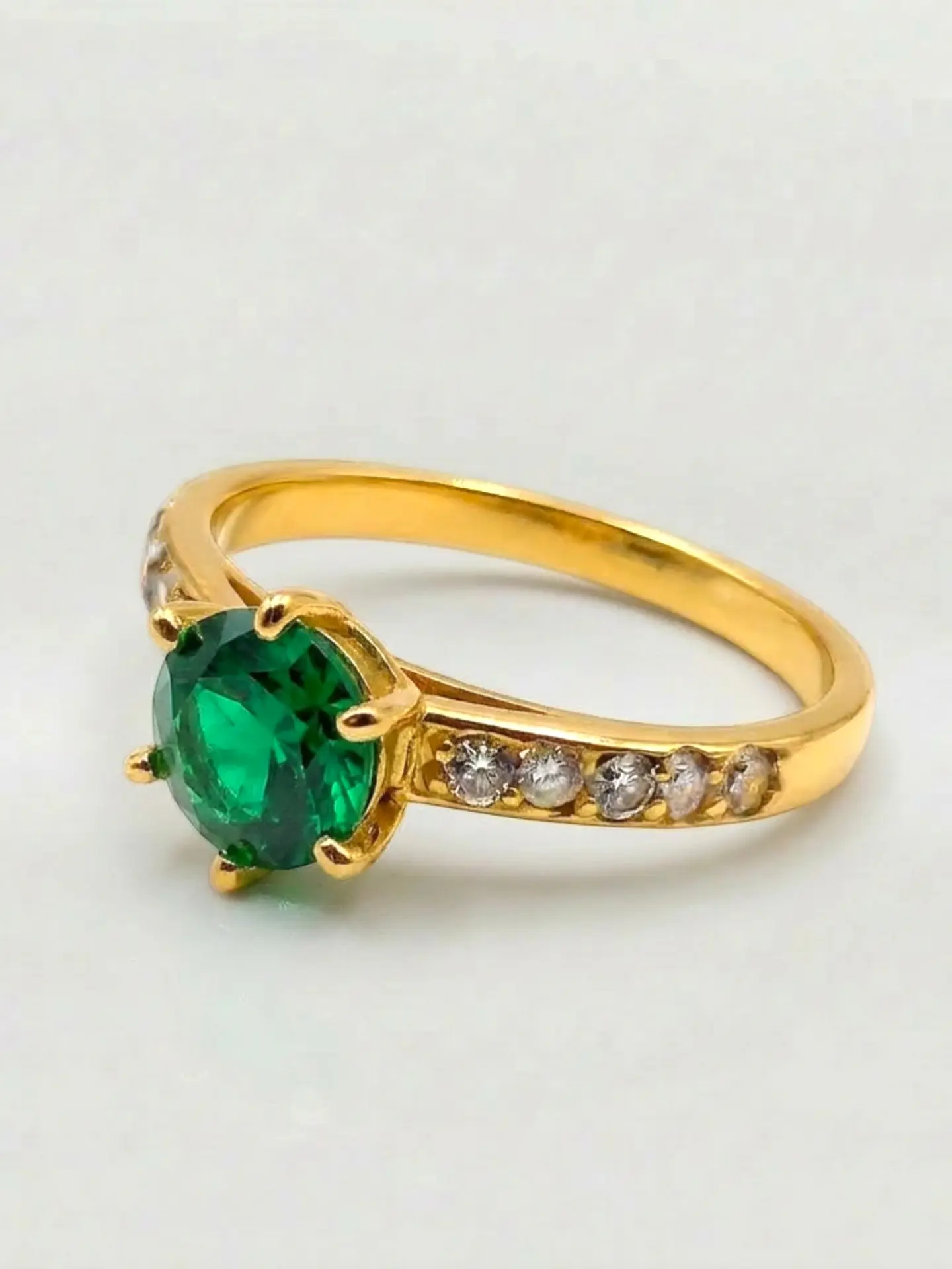 Anillo Solitario Cintillo Gala de Esmeralda y Circones Oro 18k 1