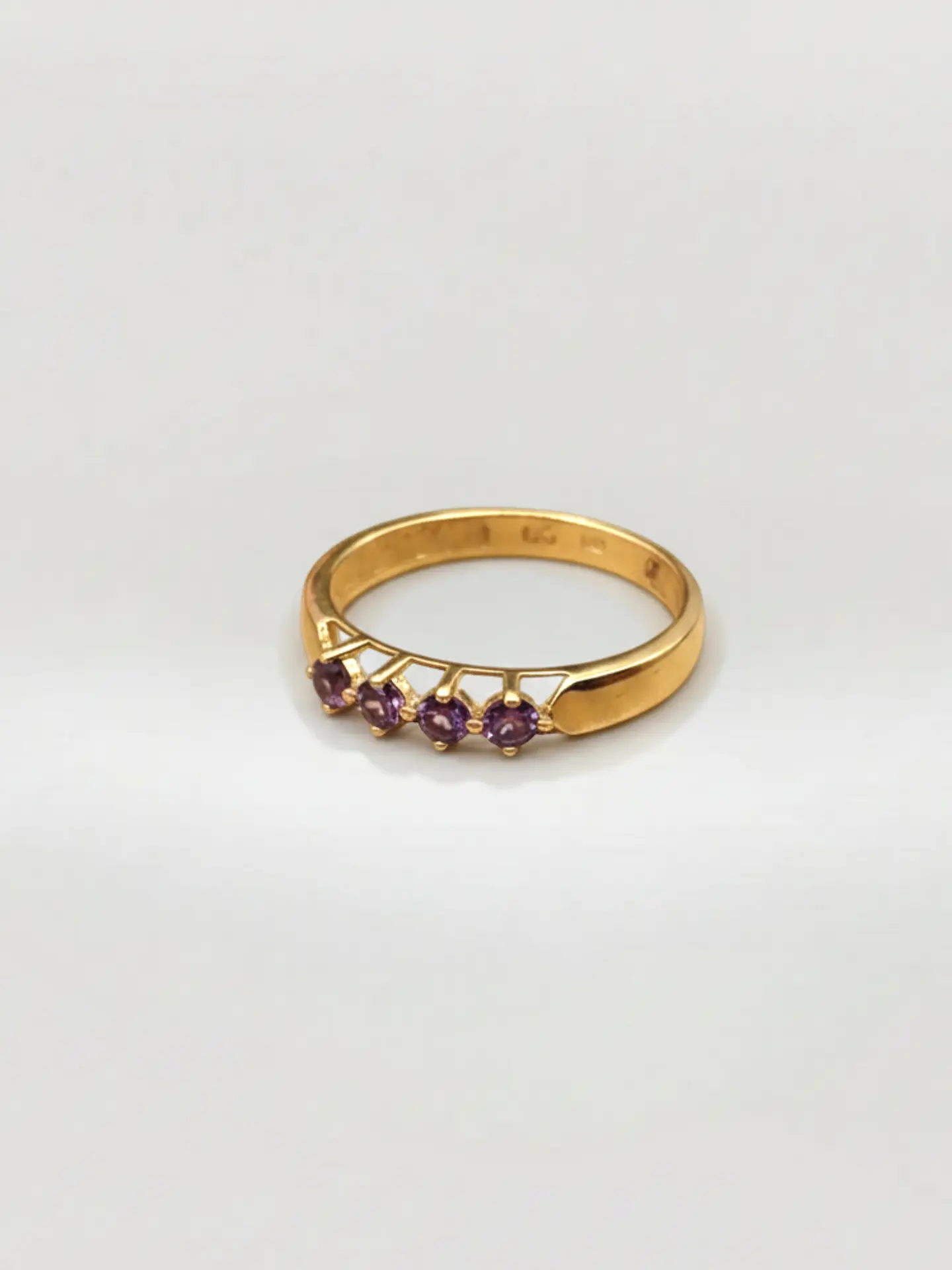 Anillo Medio Cintillo Mística Amatista  Oro 18k 4