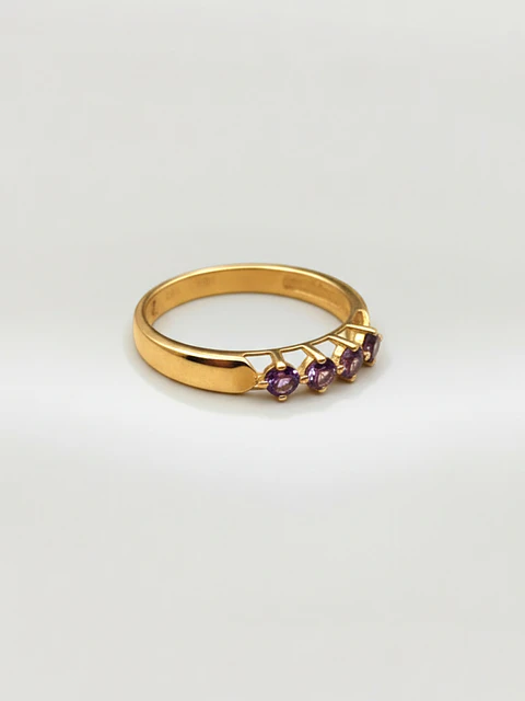 Anillo Medio Cintillo Mística Amatista  Oro 18k