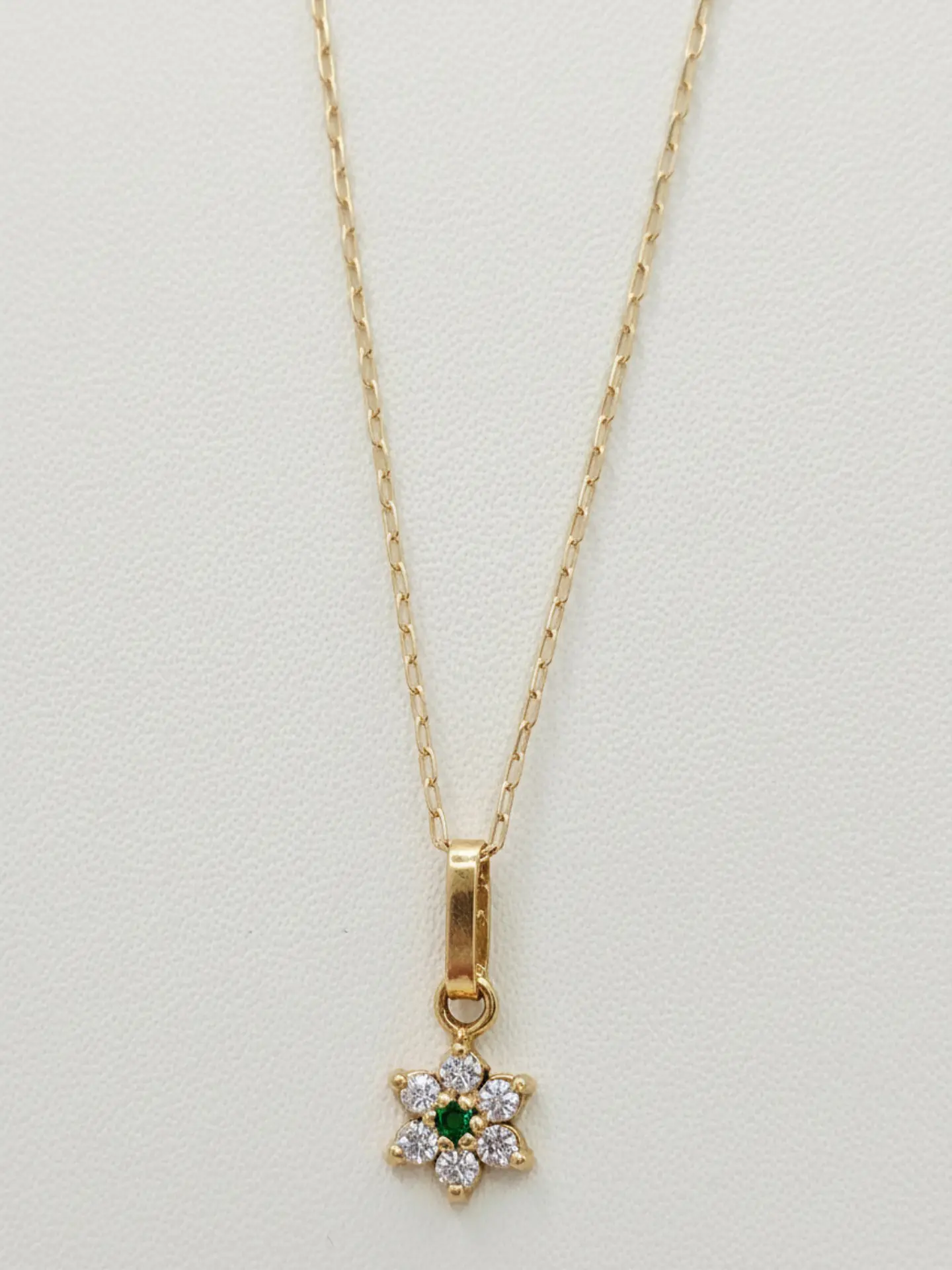 Cadena Roseta Esmeralda y Circones Oro 18k 2