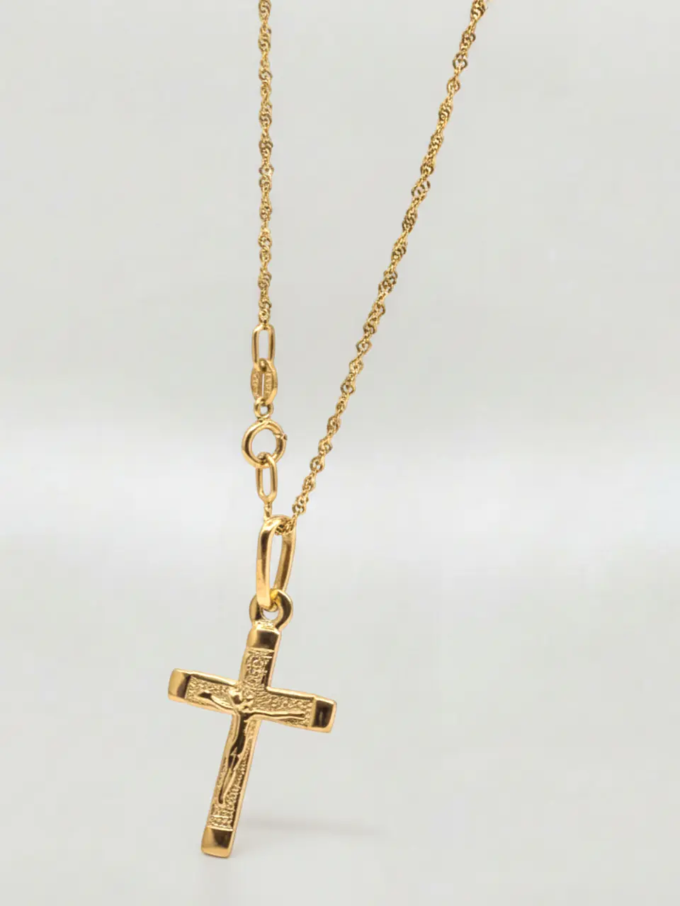 Cadena Singapur colgante cruz cristo oro italiano 18k 3