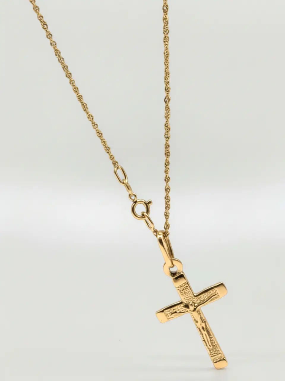 Cadena Singapur colgante cruz cristo oro italiano 18k 4