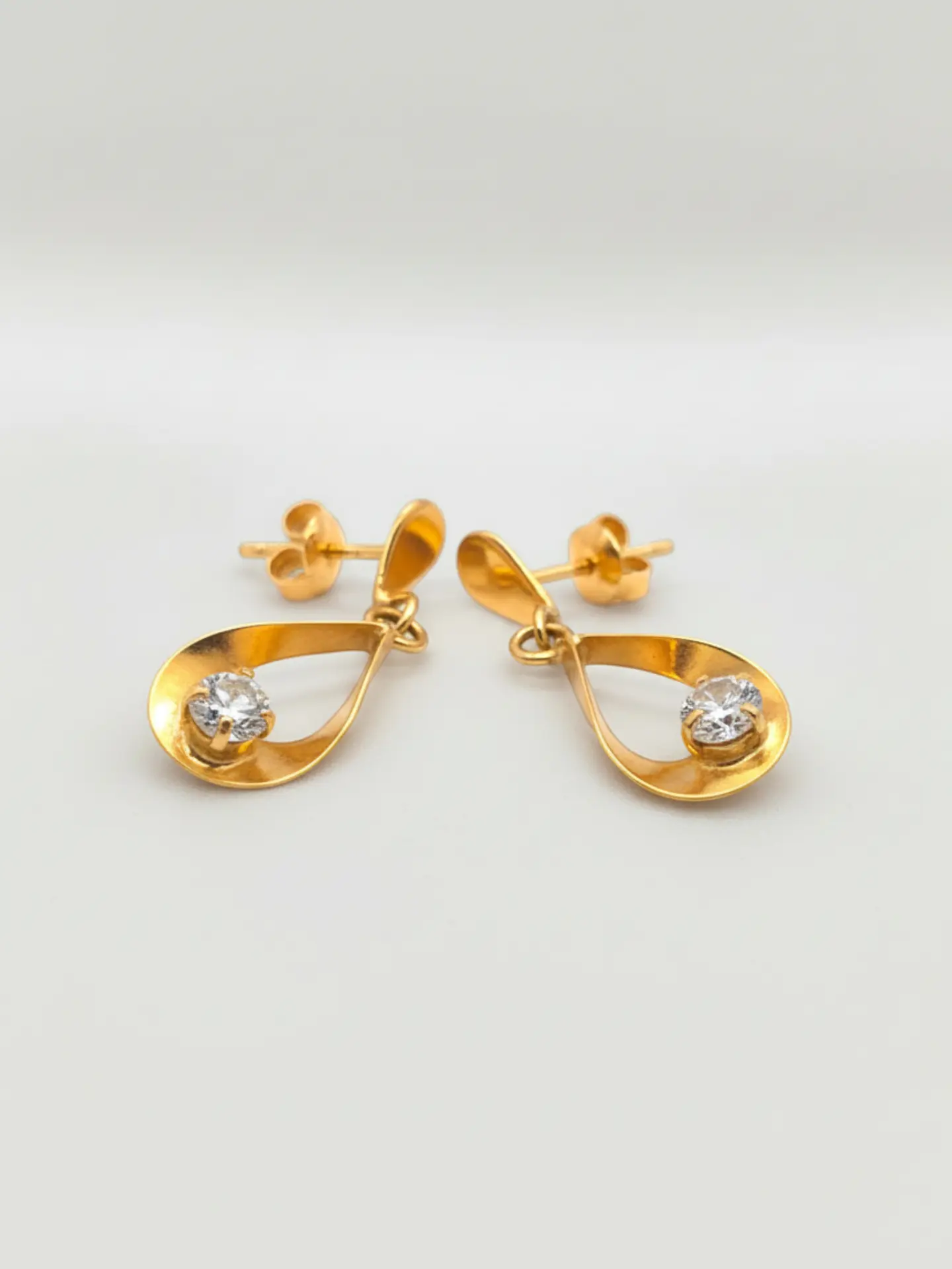 Aros Gota Brillo de Circón Oro 18k 5