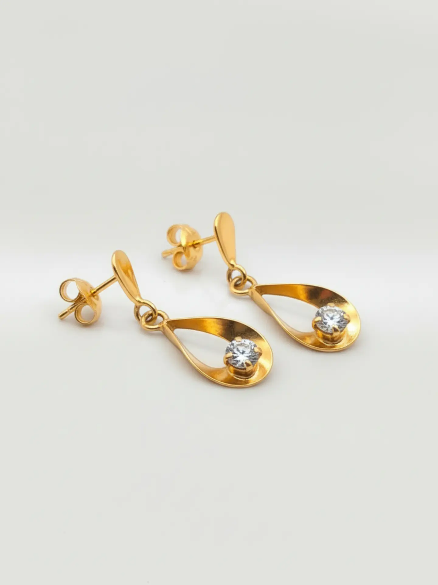 Aros Gota Brillo de Circón Oro 18k 1