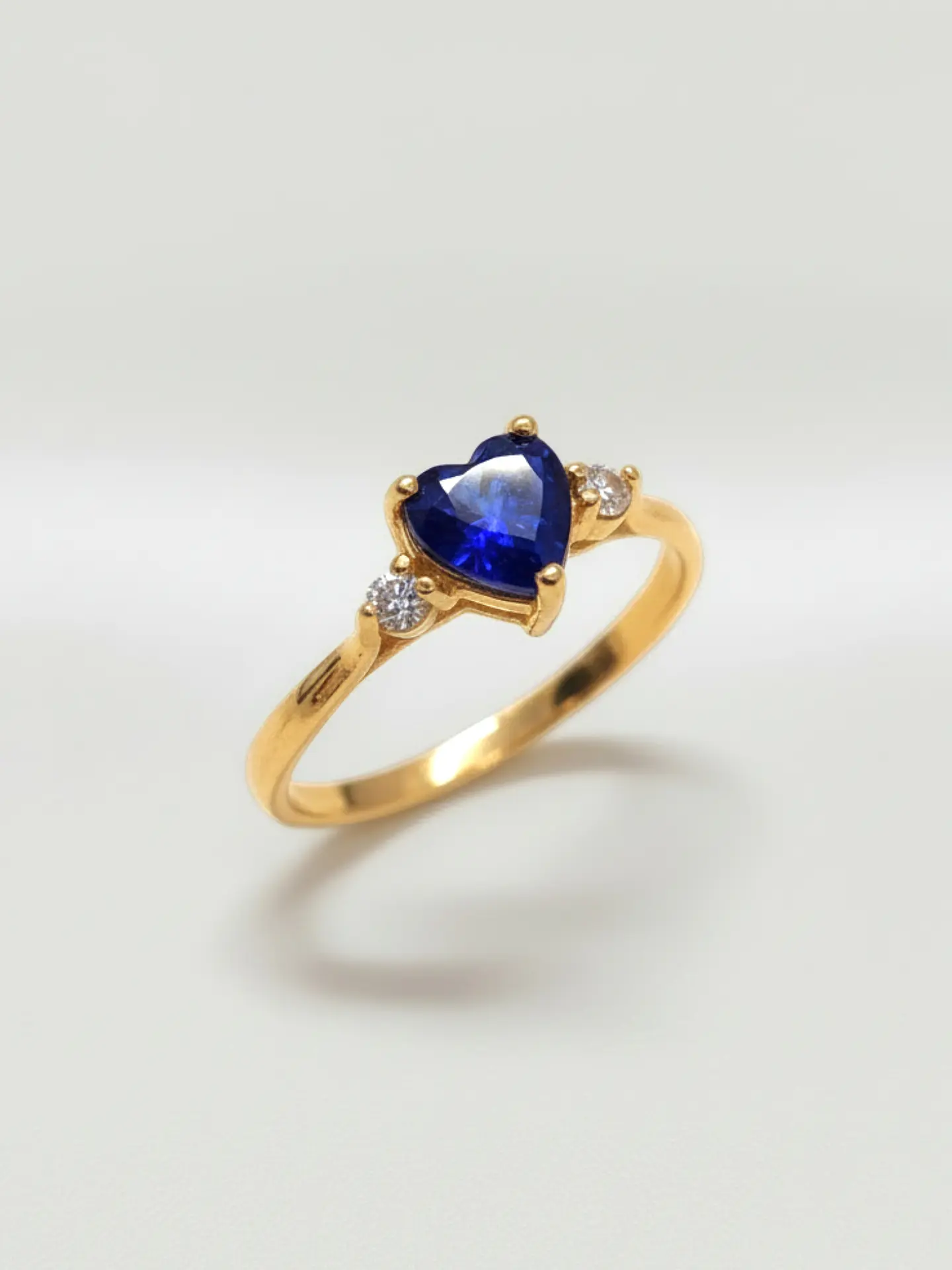 Anillo Princesa Corazón de Zafiro y Circones Oro 18k 6