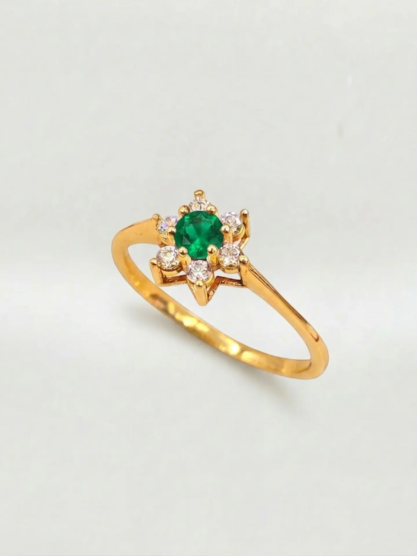 Anillo Roseta Esmeralda y Circones Real Oro 18k 2