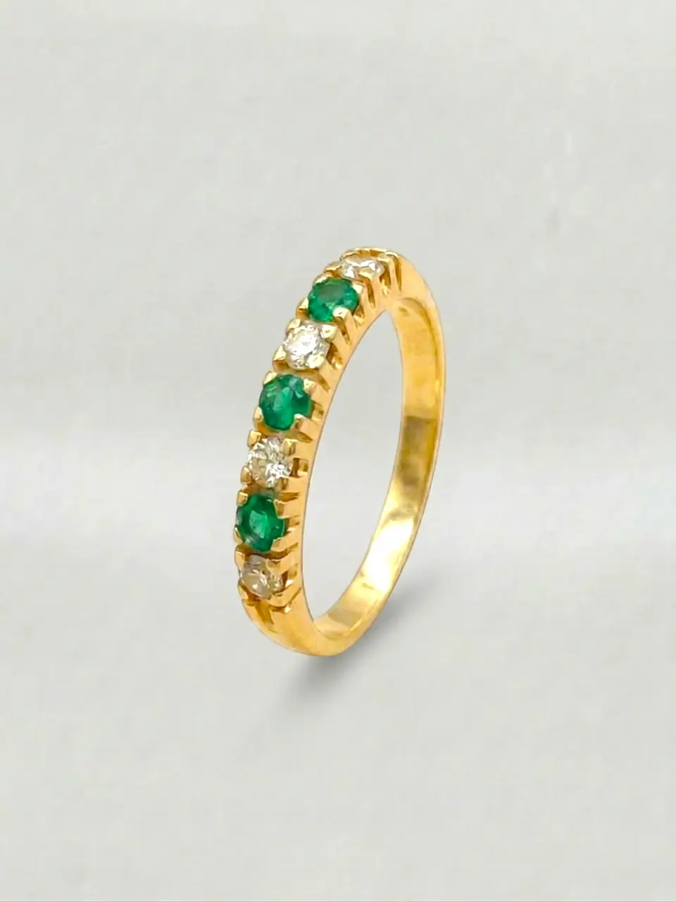 Anillo Medio Cintillo Jardín de Esmeralda y Circones Oro 18k 3
