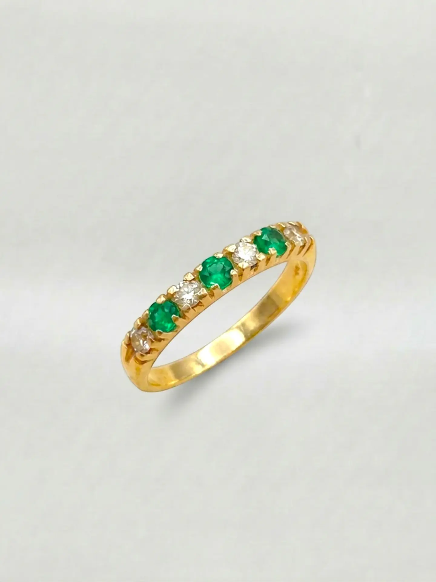 Anillo Medio Cintillo Jardín de Esmeralda y Circones Oro 18k 4