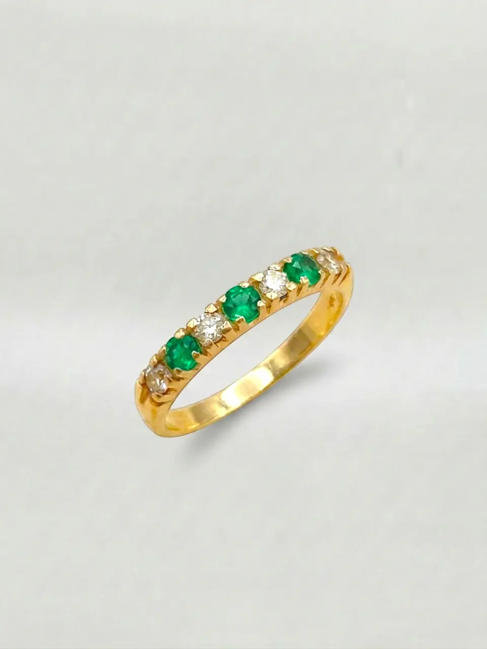 Anillo Medio Cintillo Jardín de Esmeralda y Circones Oro 18k 4