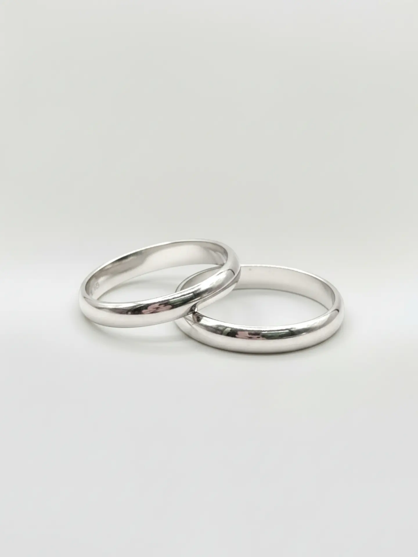 Argollas de matrimonio estilo Inglés 3 mm 8 grs Oro blanco 18k 3