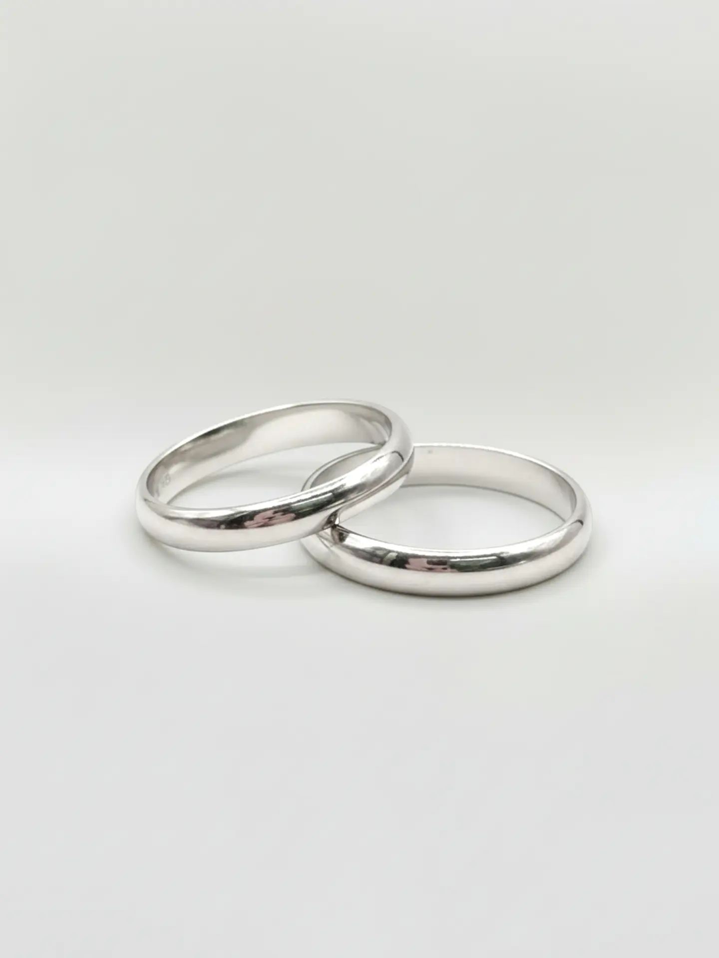 Argollas de matrimonio estilo Inglés 3 mm 8 grs Oro blanco 18k 4