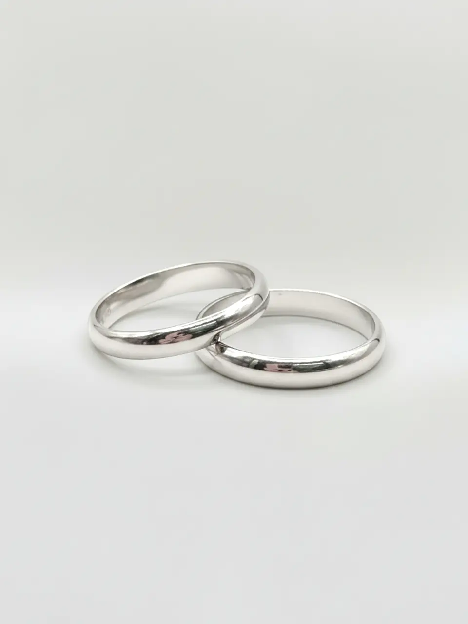 Argollas de matrimonio estilo Inglés 3 mm 8 grs Oro blanco 18k 4