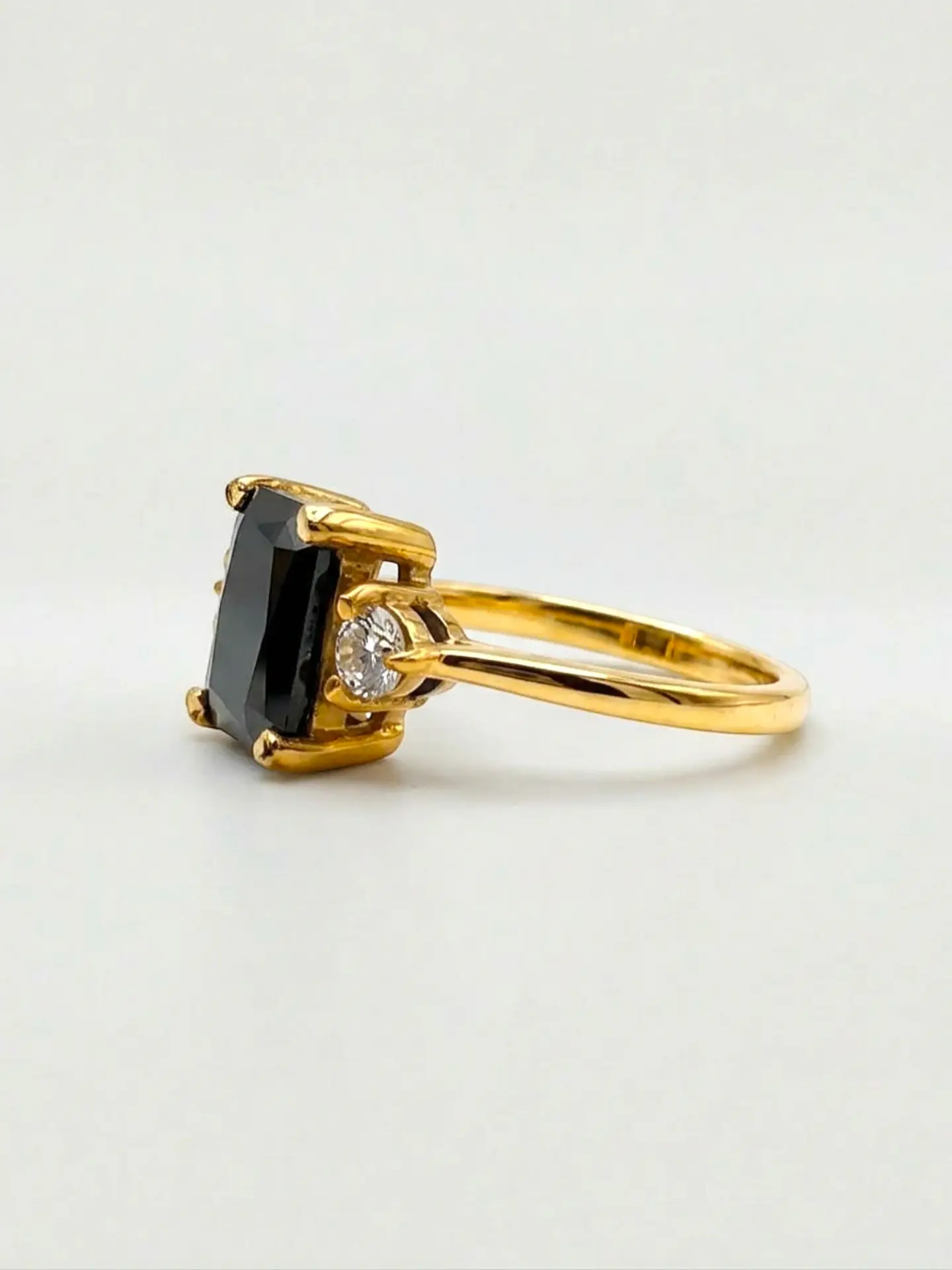 Anillo Reina Poder Onix Oro 18k 5