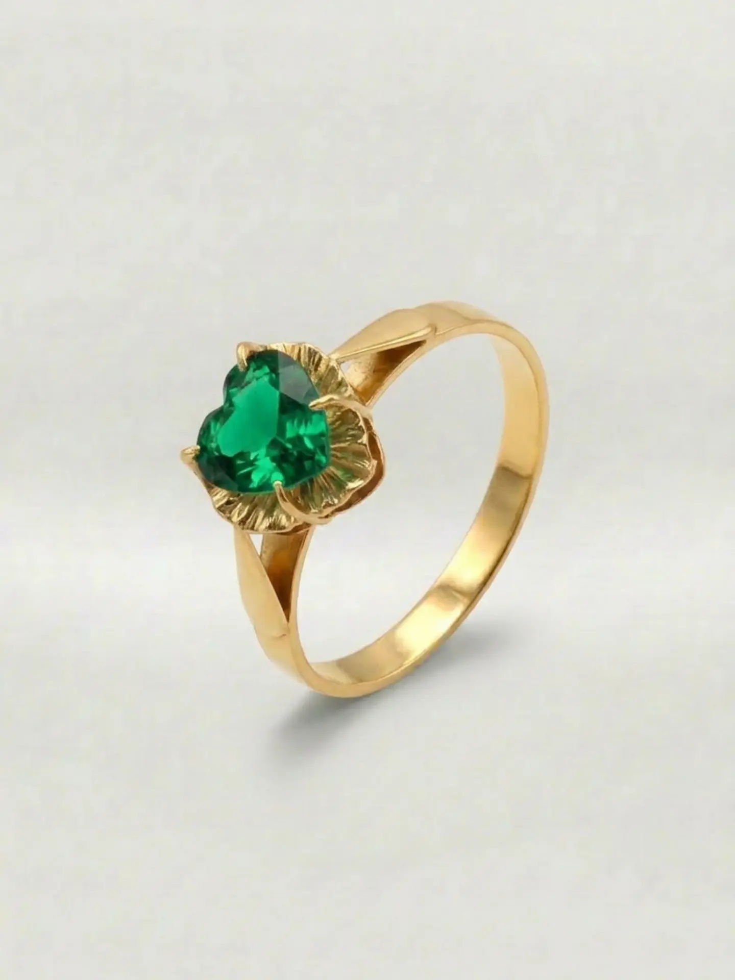 Anillo Chatón Corazón de Jardín Esmeralda Oro 18k 3
