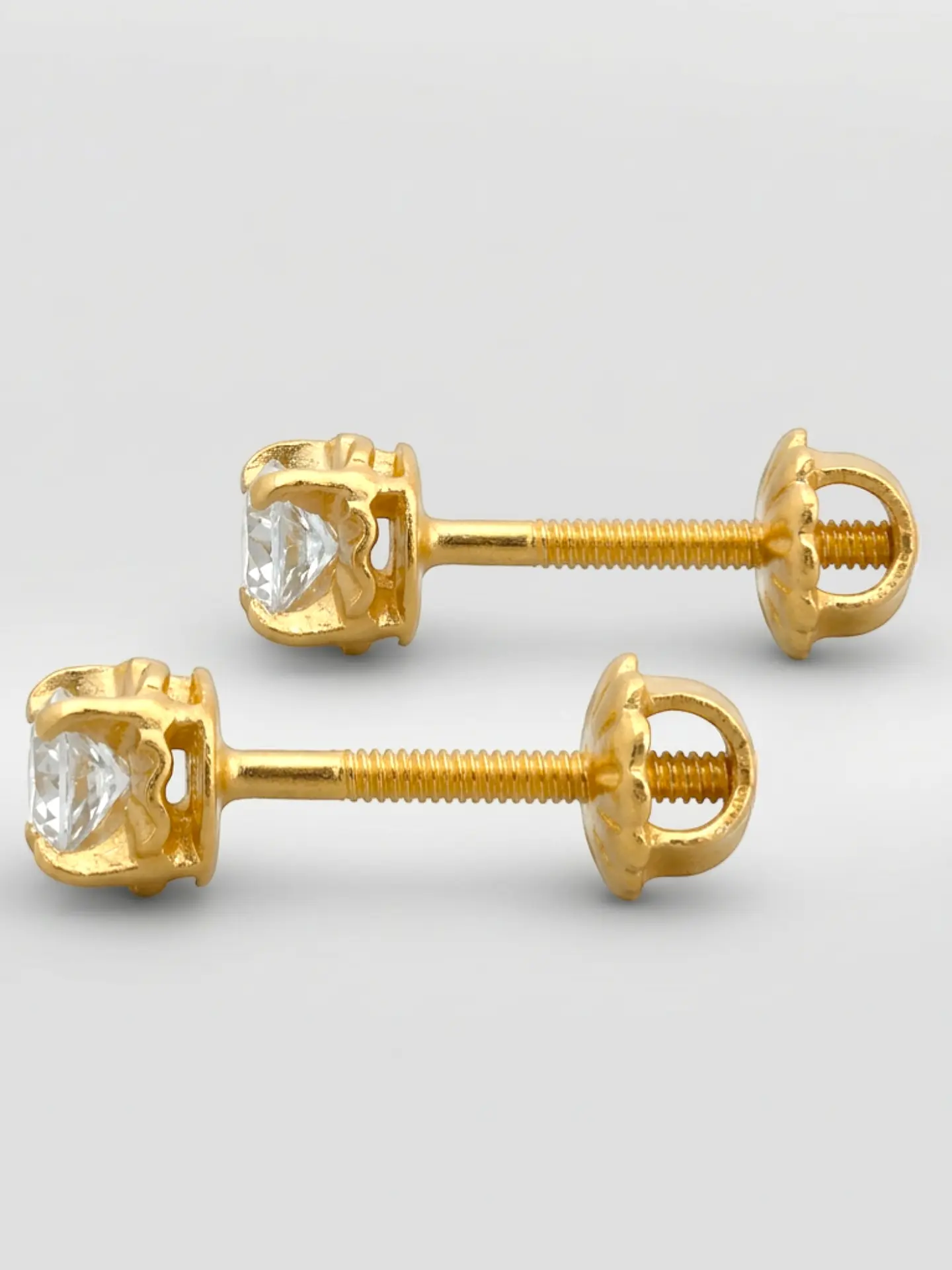 Aros chatón circón chicos Oro 18k 2