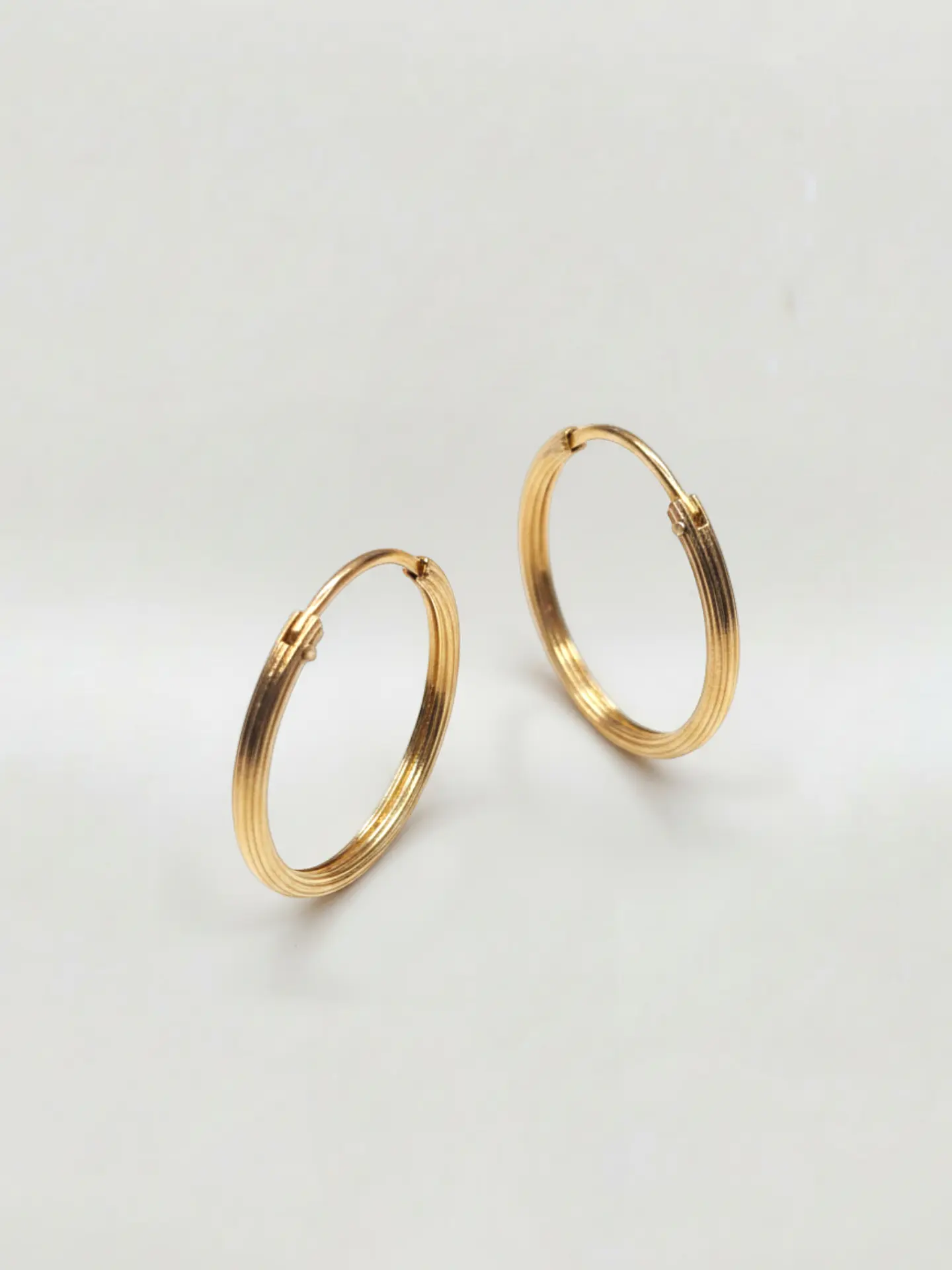 Aros Argollas Talladas de Gala Oro 18k 4