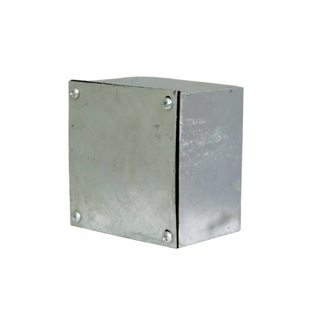 CAJA GALVANIZADA EN CALIENTE LISA 150X150X100 B-15(A)