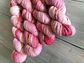 Lana Merino Superwash Pintada Peonia fuerte - Miniatura 2