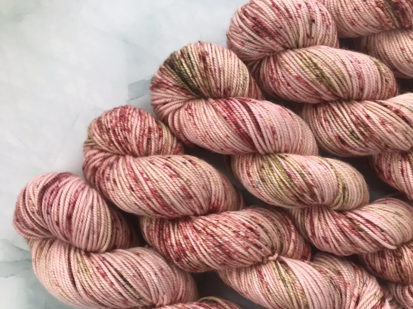 Lana Merino Superwash Pintada Manzana en rojo 1