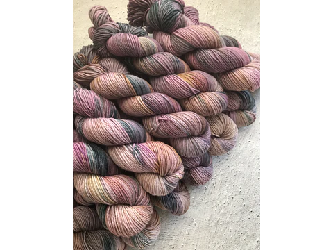 Lana Merino Superwash Pintada Berenjena 