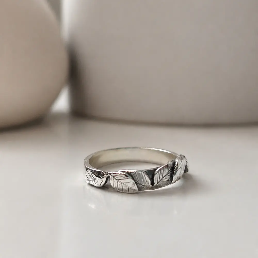 Anillo Hojas