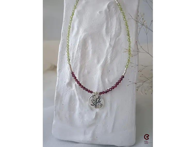 Collar de Granate, Peridoto y Cuarzo Cristal 1
