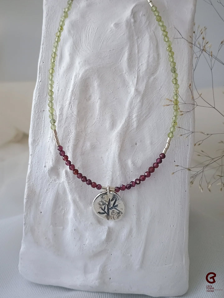 Collar de Granate, Peridoto y Cuarzo Cristal 1