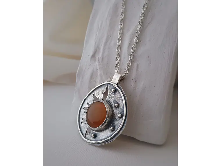 Collar Sol con Calcedonia  1