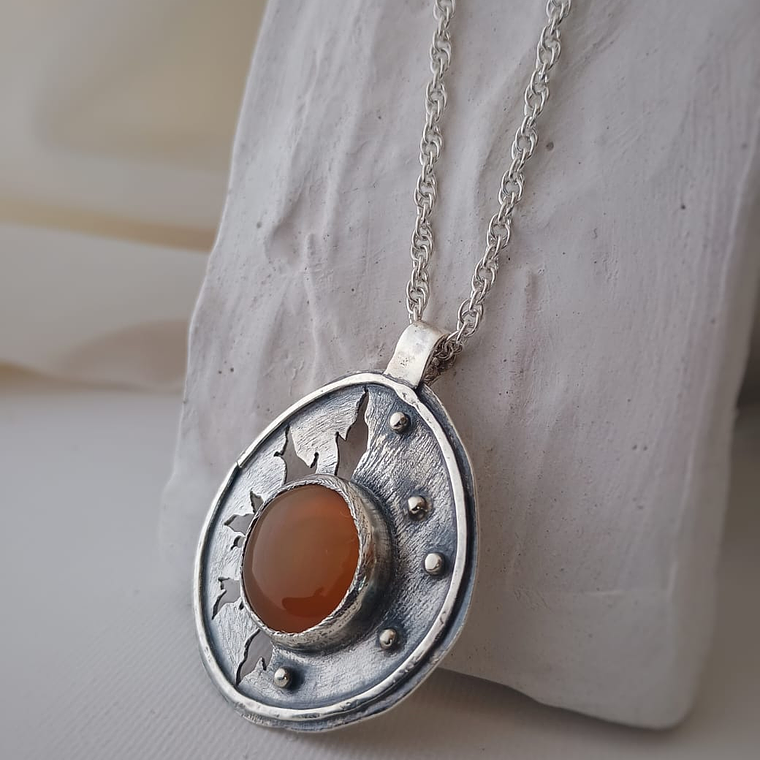 Collar Sol con Calcedonia  1