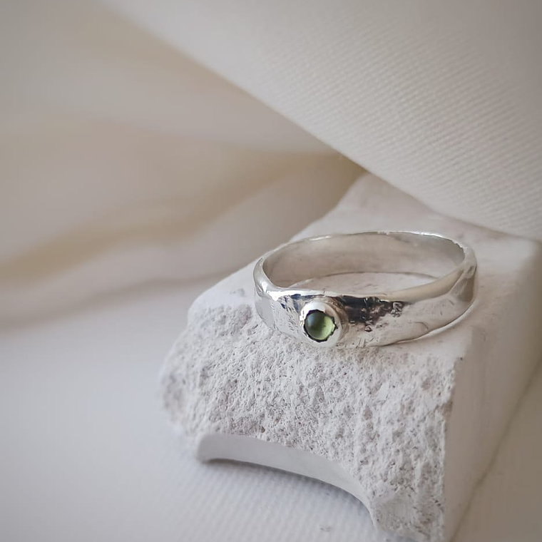 Anillo con peridoto  1
