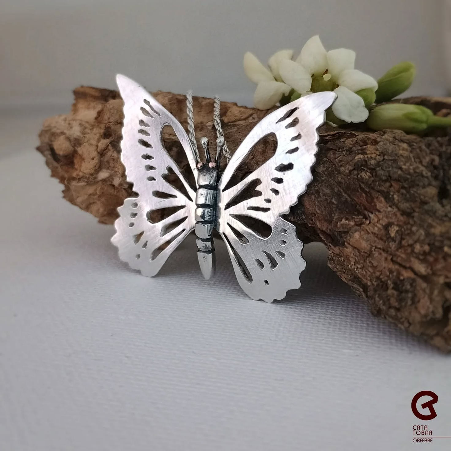 Collar <br>Mariposa Monarca 