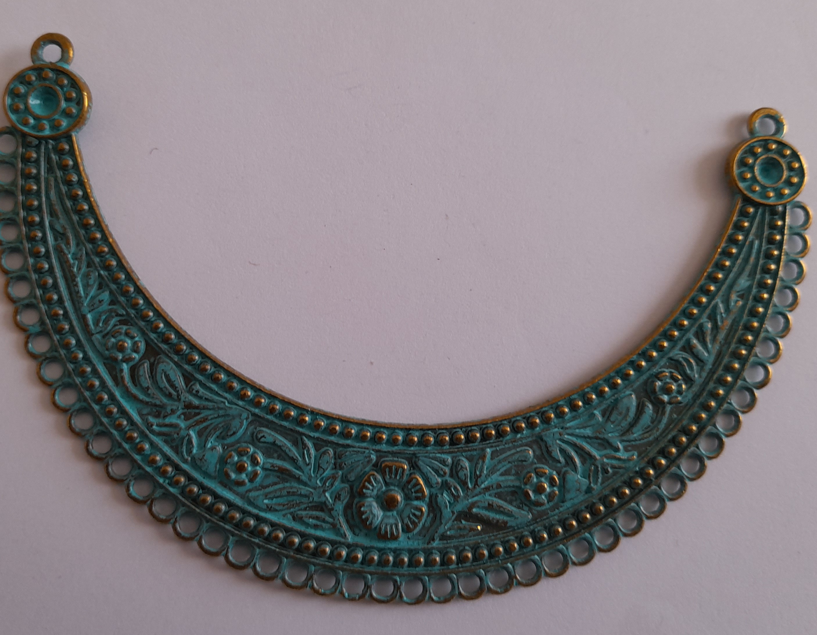 Base  collar