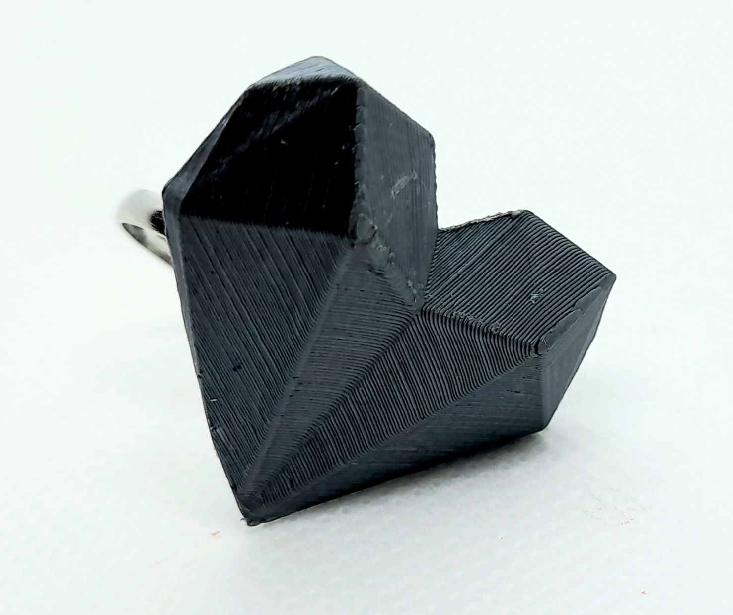 Anillo corazón geométrico