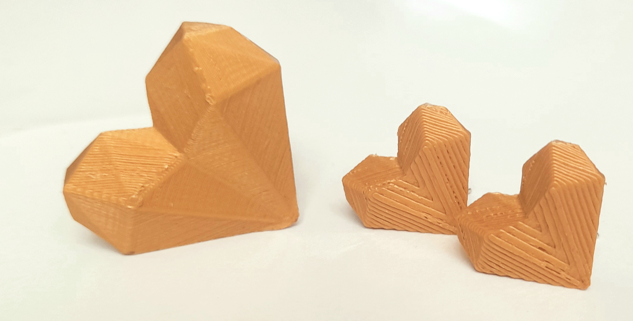 Conjunto geométrico amarillo
