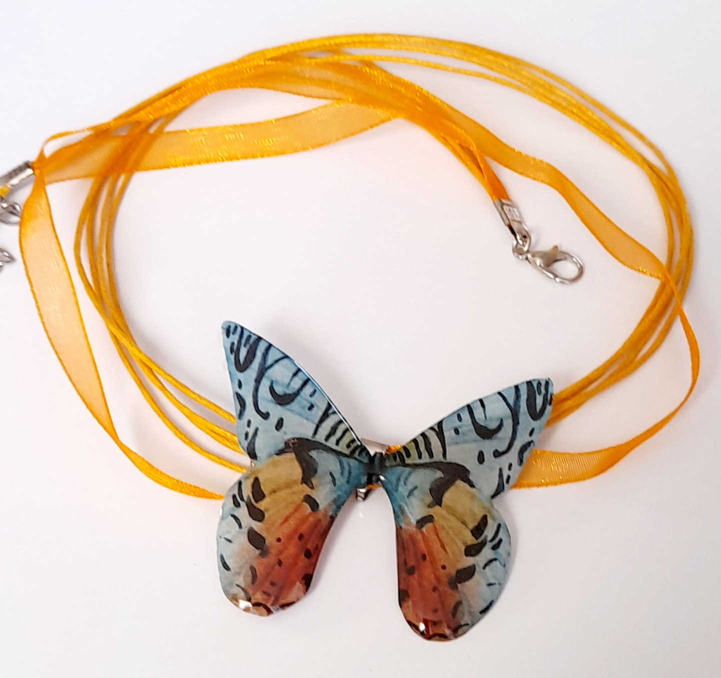 Collar mariposa