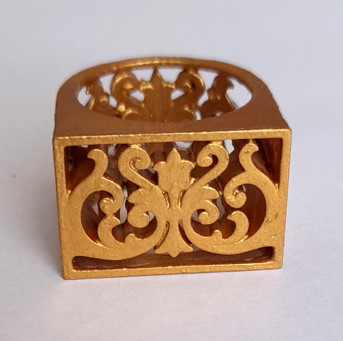 Anillo resina calado