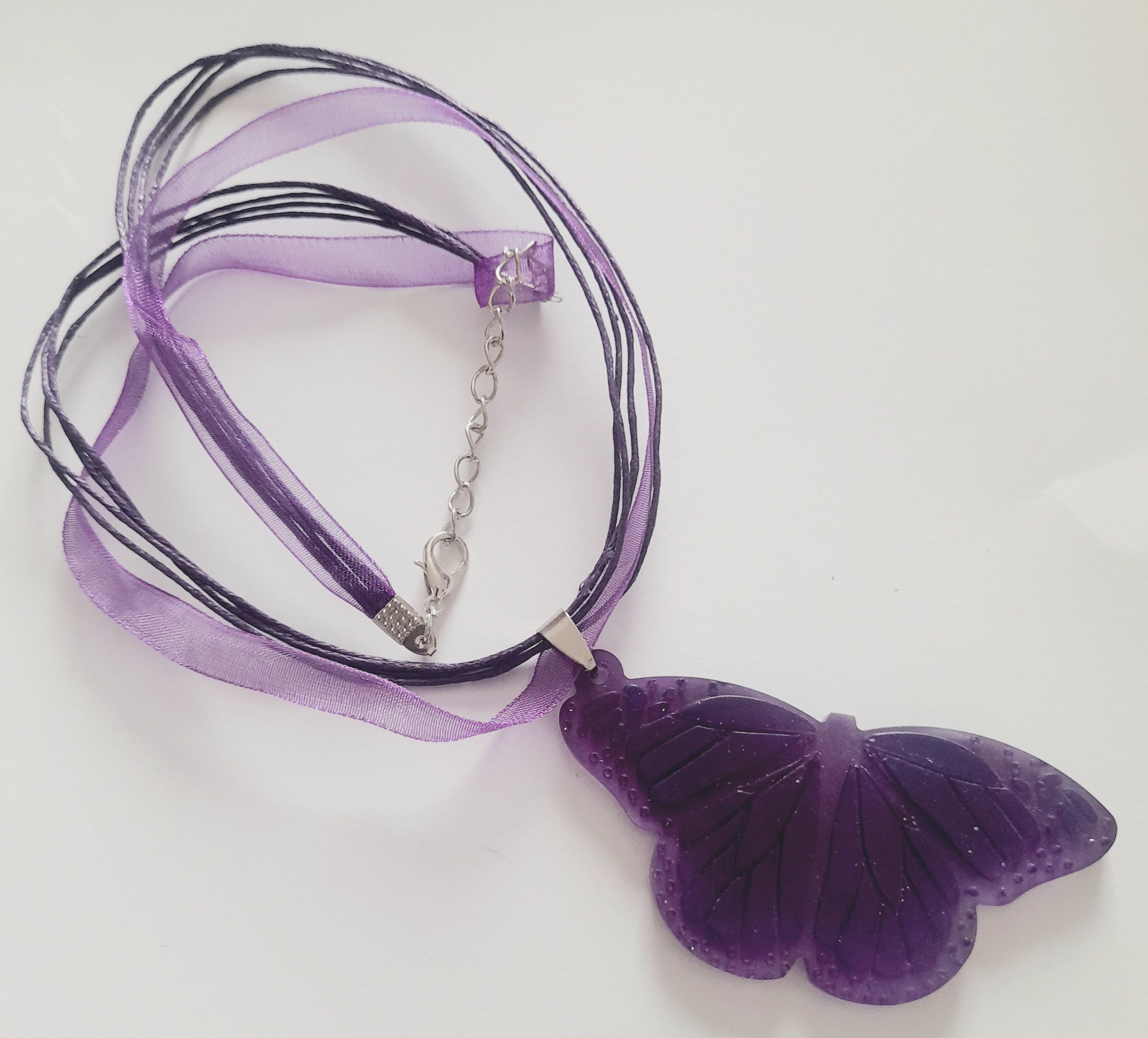 Collar mariposa