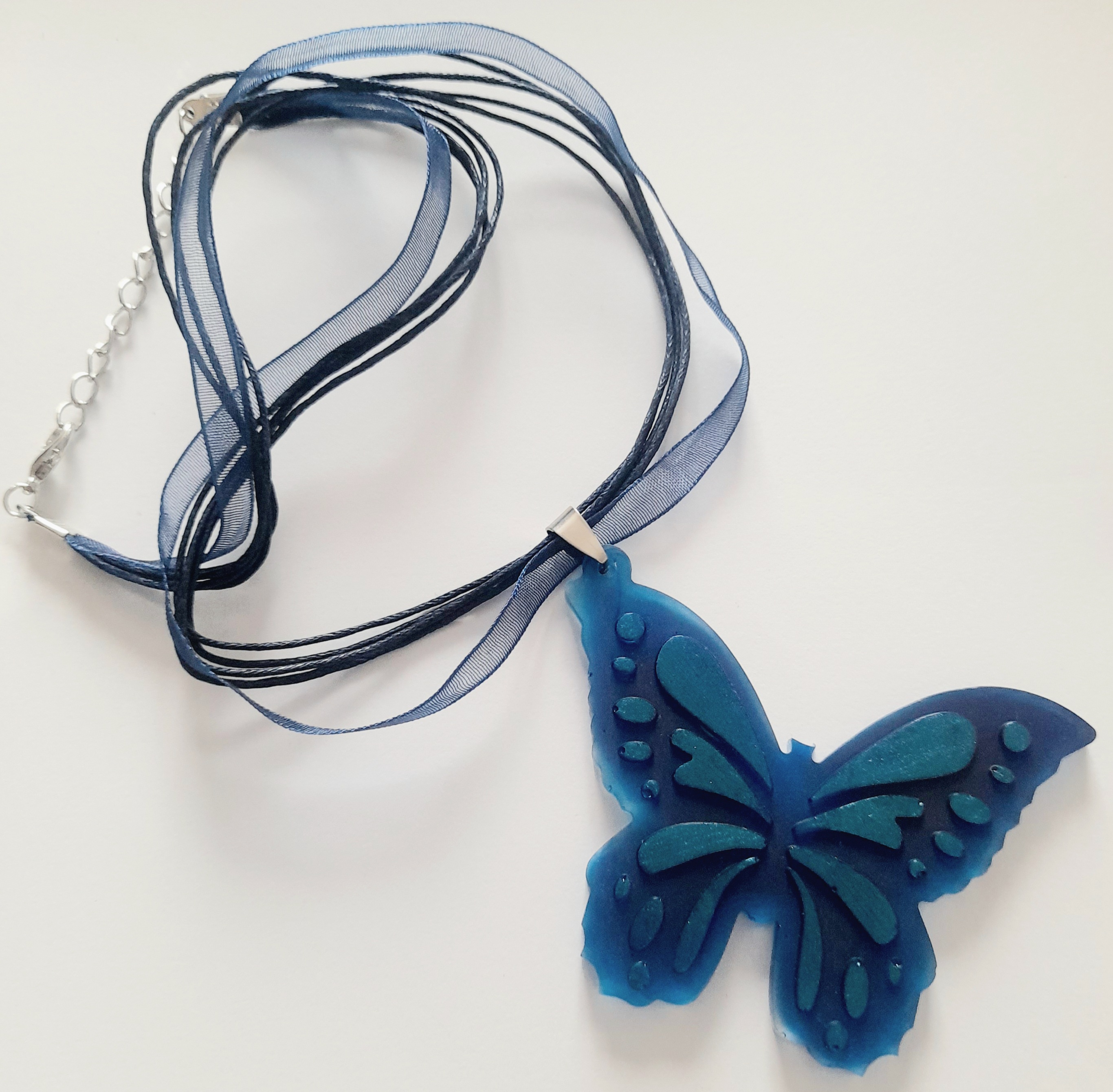 Collar mariposa