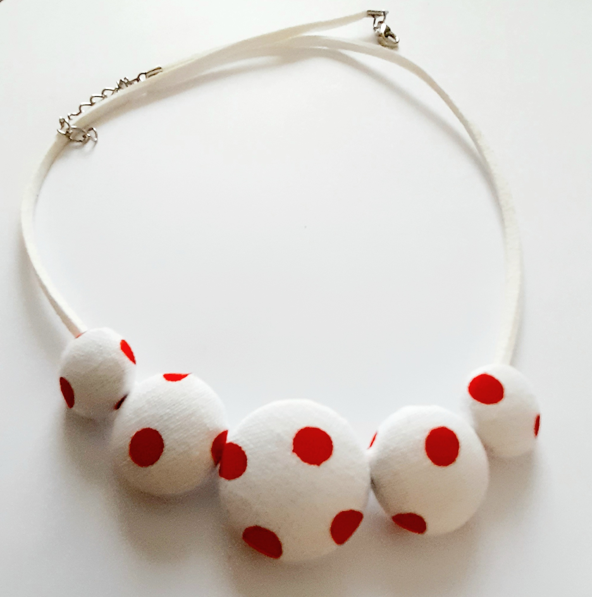 Collar tela