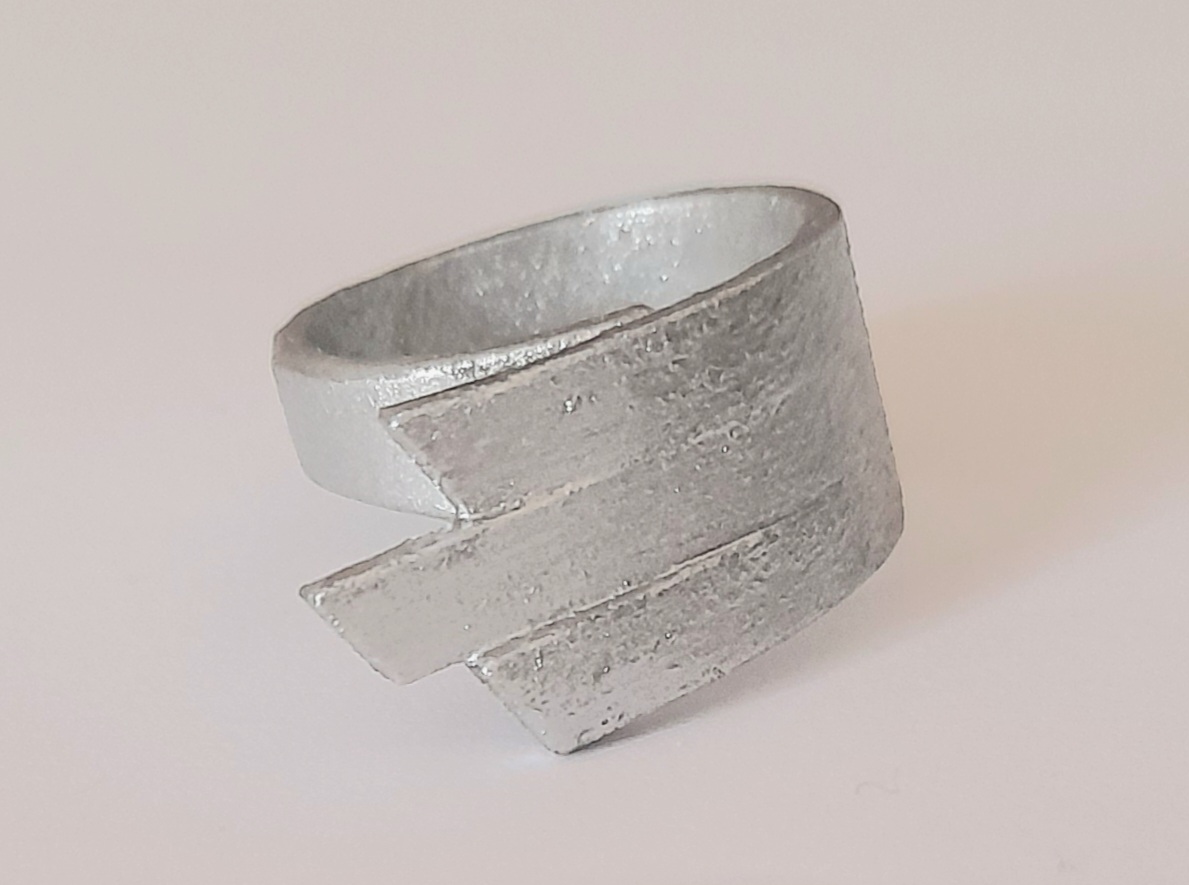 Anillo resina 3d plateado