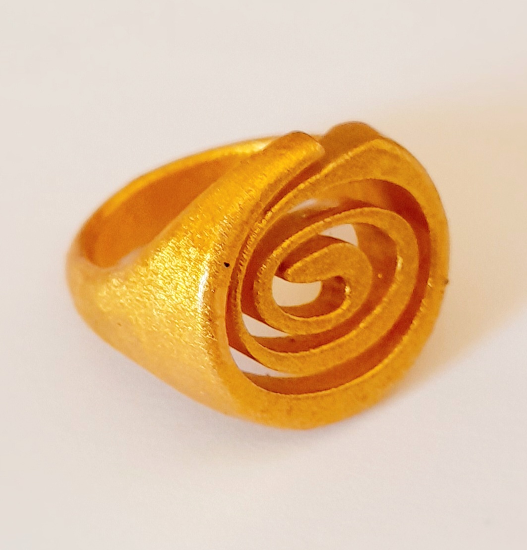ANILLO RESINA 3D DORADO
