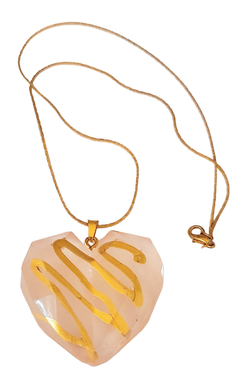 collar corazon rayas